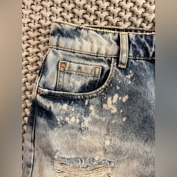 Zara Distressed Cuffed Jean Shorts - Picture 5 of 11